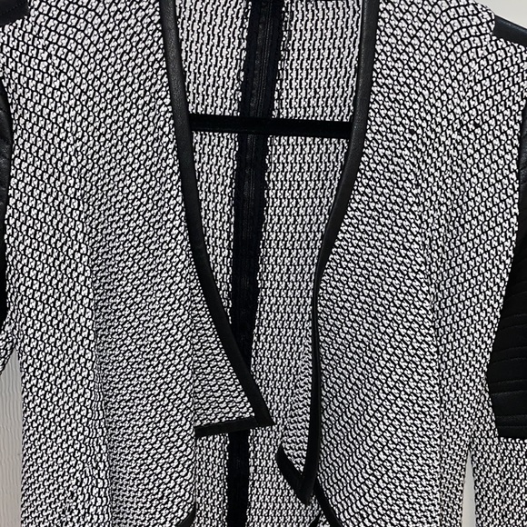 Generation Love Open Blazer Stunning! Small - Picture 3 of 8